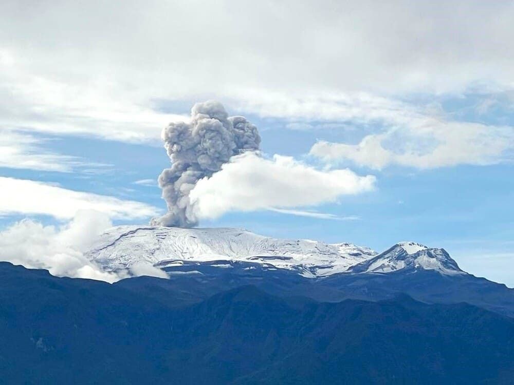 Estar atentos  con la actividad del volcán Nevado del Ruiz es la recomendación del Servicio Geológico Colombiano. Girardot está muy distante del sitio, indica miembro de Gestión del Riesgo